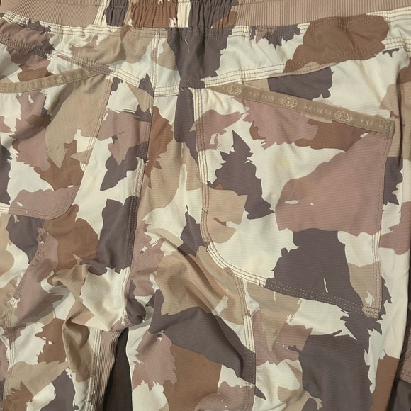 Indygena Women’s Camouflage Print Athletic Jogger Pants Medium - Picture 5 of 5